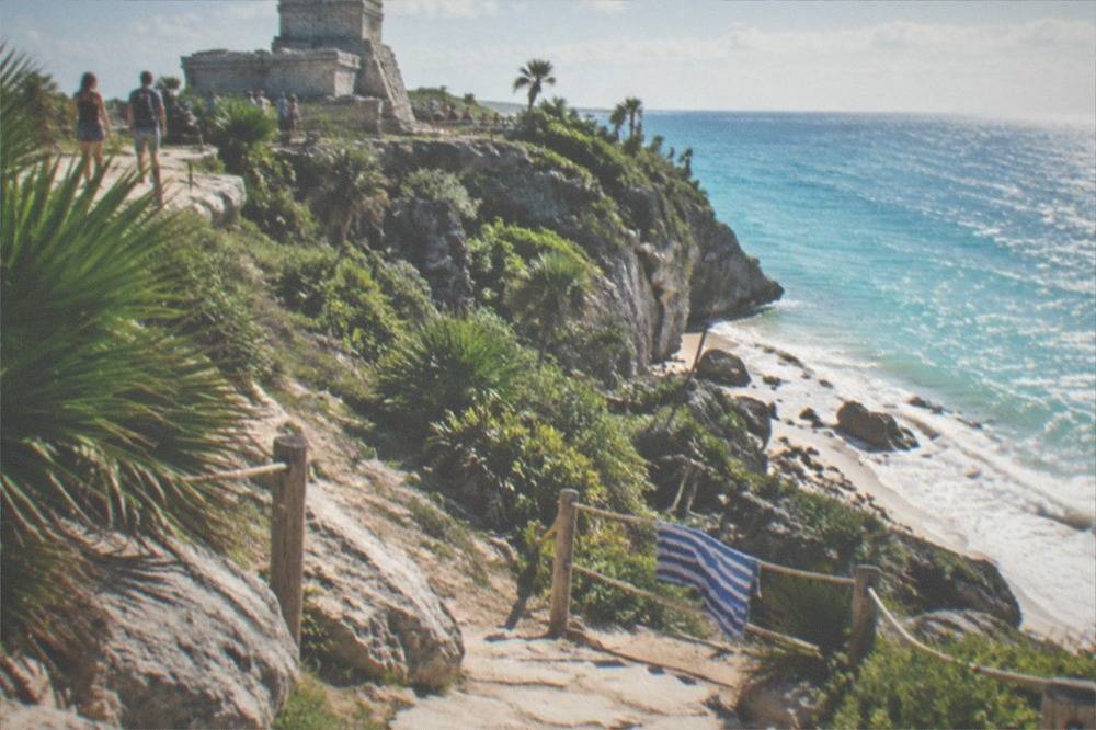 The cliffside El Castillo temple above the turquoise Caribbean at the Tulum ruins